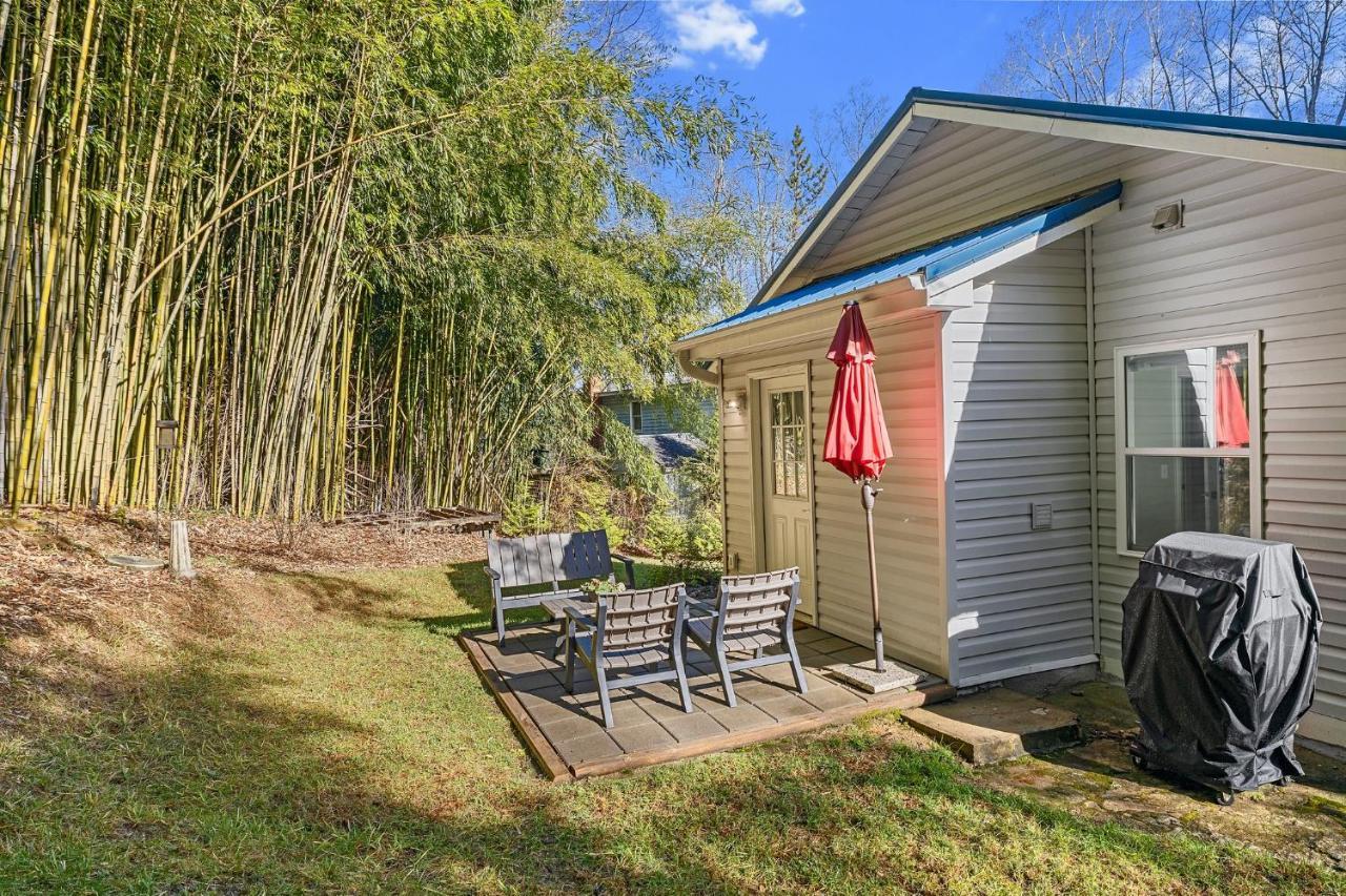The Bamboo Bungalow Хендерсънвил Екстериор снимка